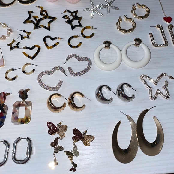 Jewelry - 2/$10 Earring Bundle✨